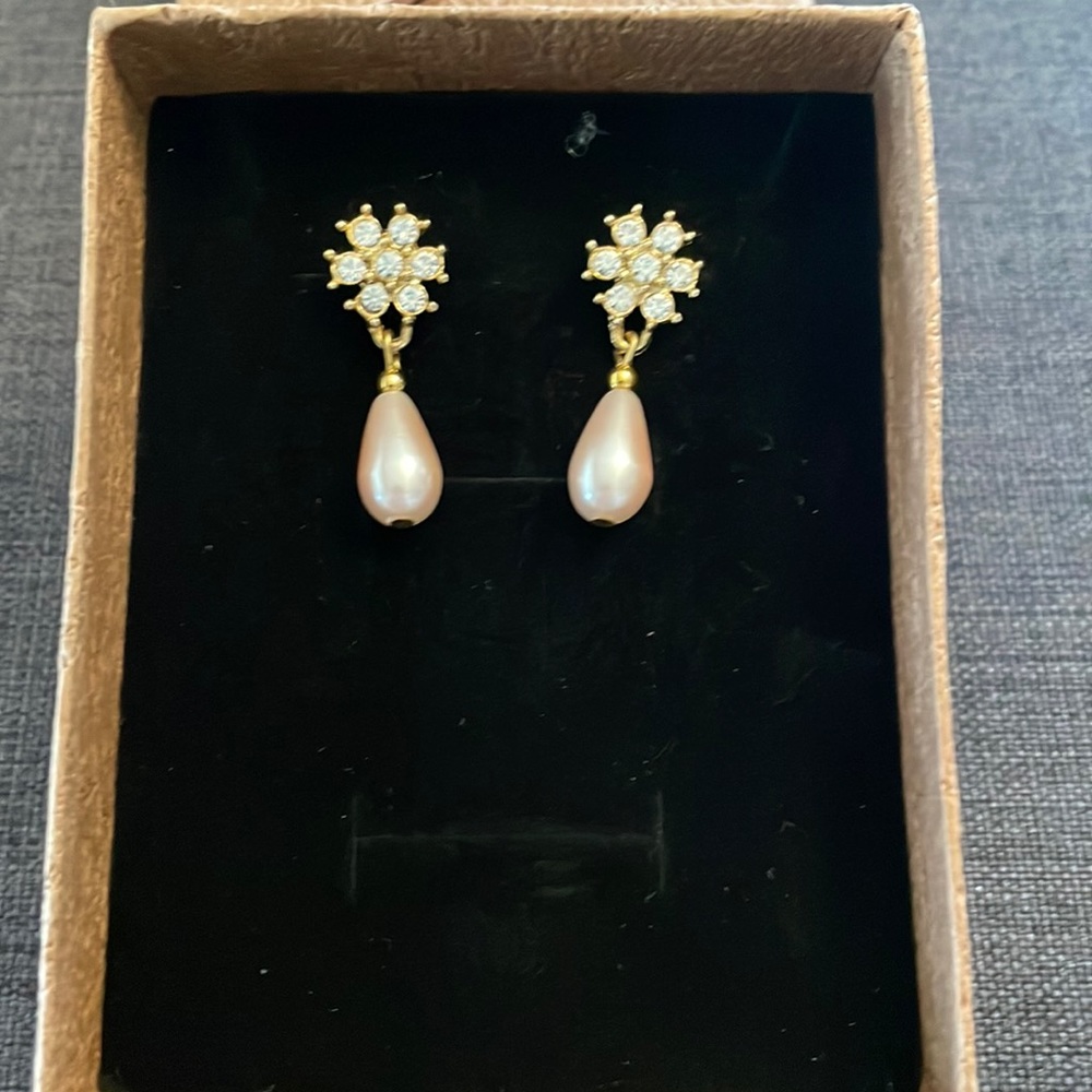 Vintage pearl with Stone earrings